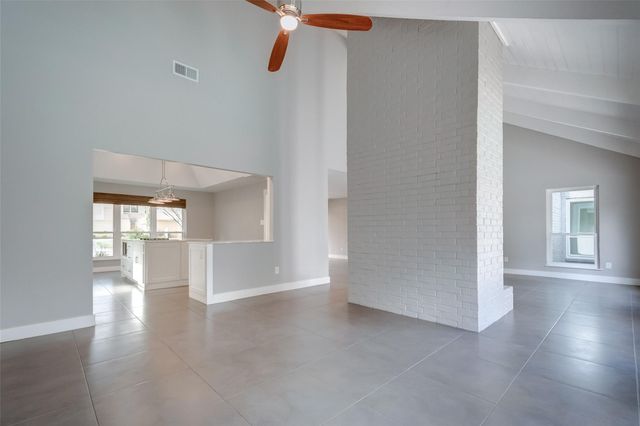 1107 Stoney Hill, Houston, TX 77077