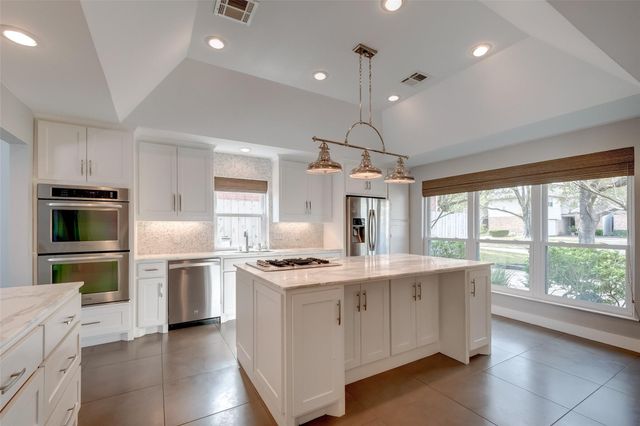 1107 Stoney Hill, Houston, TX 77077