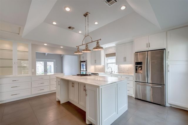 1107 Stoney Hill, Houston, TX 77077