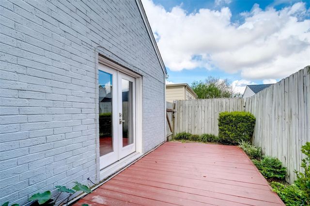 1107 Stoney Hill, Houston, TX 77077