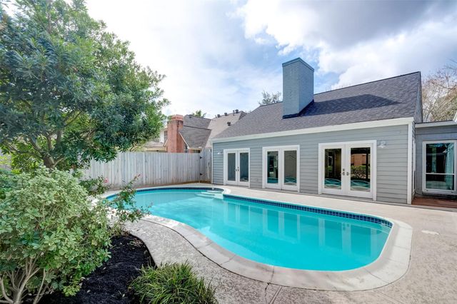 1107 Stoney Hill, Houston, TX 77077