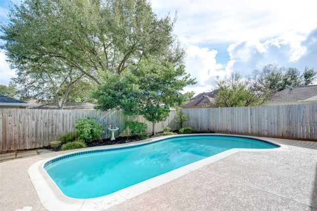 1107 Stoney Hill, Houston, TX 77077