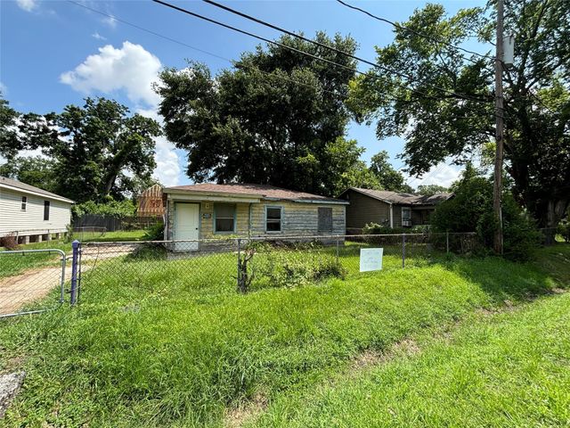 766 Fortune Street, Houston, TX 77088