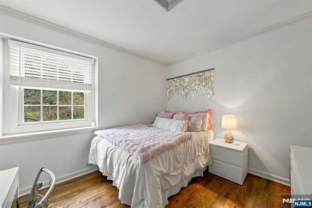 61 Geoffrey Way, Wayne, NJ 07470