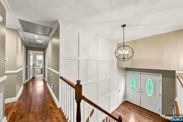 61 Geoffrey Way, Wayne, NJ 07470
