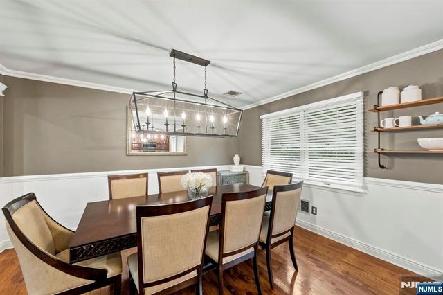 61 Geoffrey Way, Wayne, NJ 07470