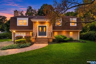 61 Geoffrey Way, Wayne, NJ 07470