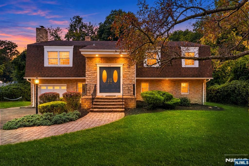 61 Geoffrey Way, Wayne, NJ 07470