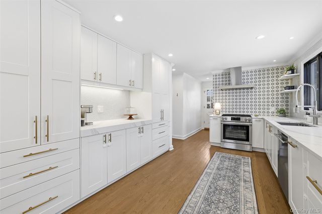 56 Eton Road, Bronxville, NY 10708