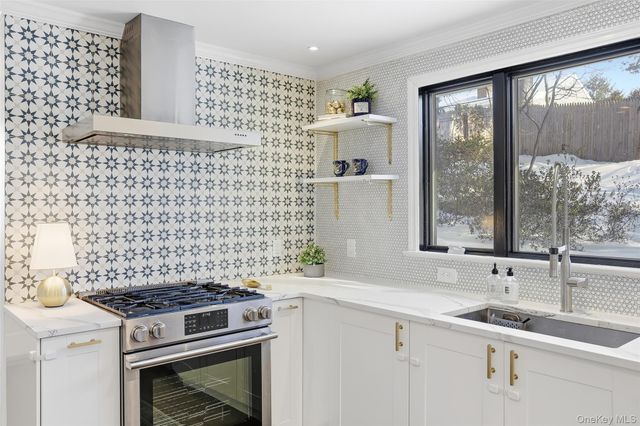 56 Eton Road, Bronxville, NY 10708