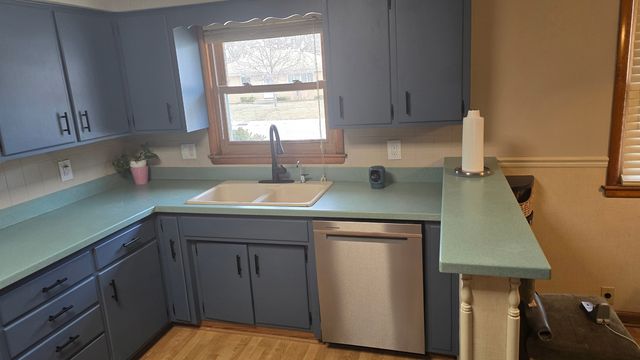 447 Dennis Avenue, Bradley, IL 60915