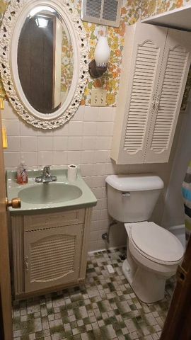 447 Dennis Avenue, Bradley, IL 60915