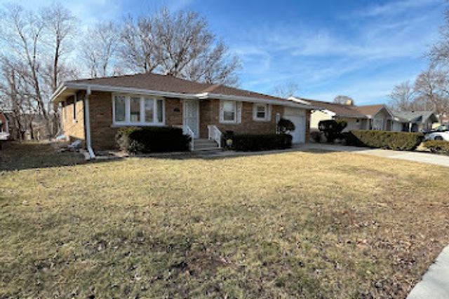 447 Dennis Avenue, Bradley, IL 60915