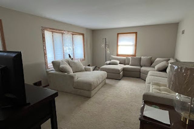 447 Dennis Avenue, Bradley, IL 60915