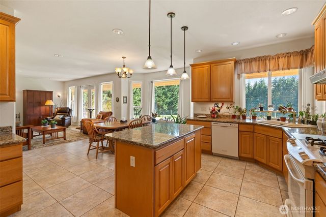 301 Russell Road, Winlock, WA 98596