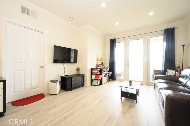 2243 Martin 207, Irvine, CA 92612