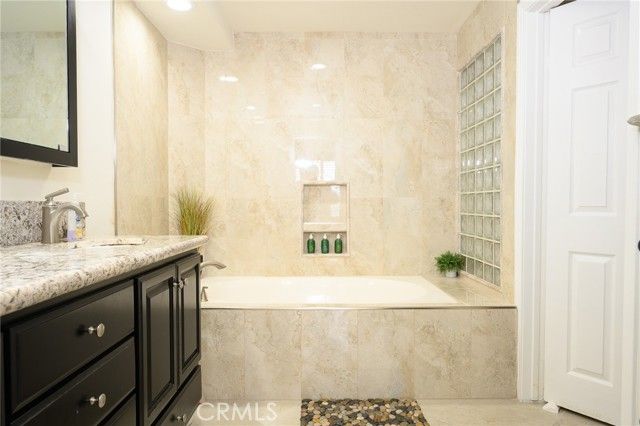 2243 Martin 207, Irvine, CA 92612