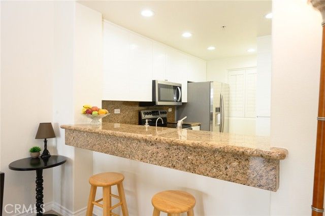 2243 Martin 207, Irvine, CA 92612