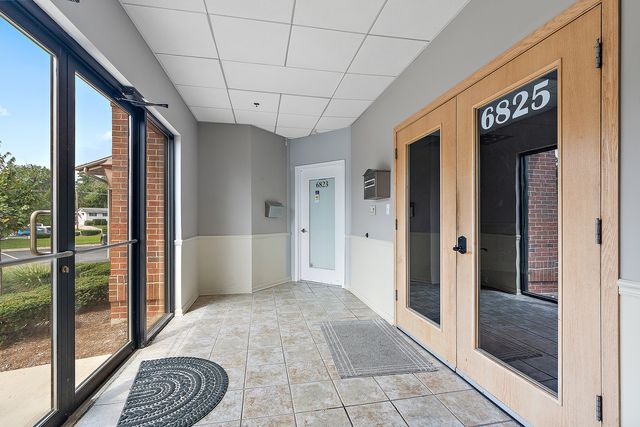 6825 Kingery Highway, Willowbrook, IL 60527