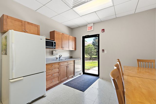 6825 Kingery Highway, Willowbrook, IL 60527