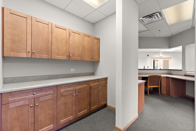 6825 Kingery Highway, Willowbrook, IL 60527