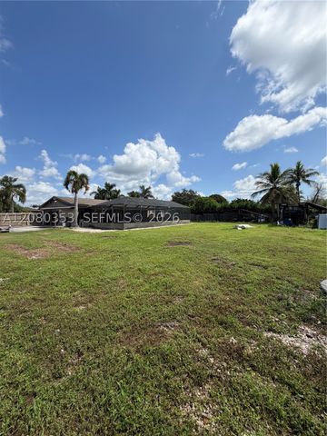 1422 NW 20th St, Homestead, FL 33030