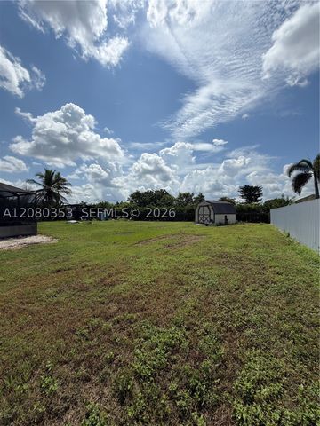 1422 NW 20th St, Homestead, FL 33030