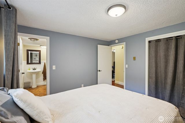 23417 NE Canyon Road, Battle Ground, WA 98604