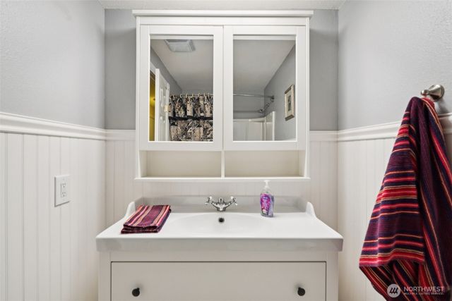 23417 NE Canyon Road, Battle Ground, WA 98604