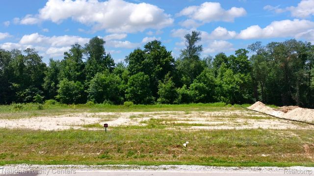 1655 Vista Drive W, Oakland Charter Township, MI 48363
