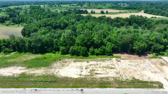 1655 Vista Drive W, Oakland Charter Township, MI 48363