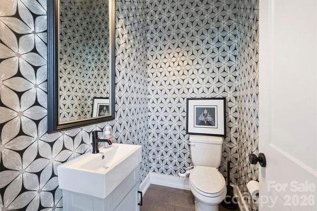 1500 Hawthorne Lane A, Charlotte, NC 28205