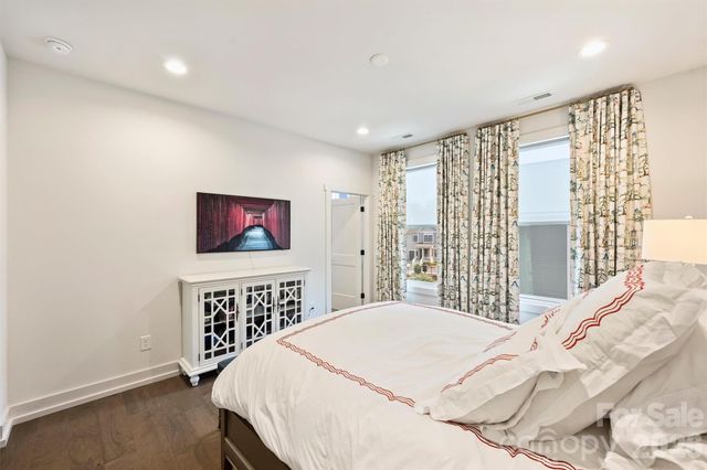 1500 Hawthorne Lane A, Charlotte, NC 28205