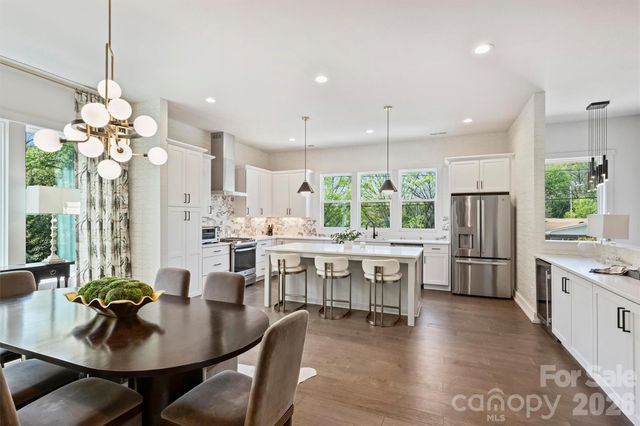 1500 Hawthorne Lane A, Charlotte, NC 28205