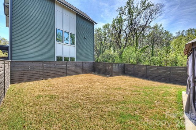1500 Hawthorne Lane A, Charlotte, NC 28205