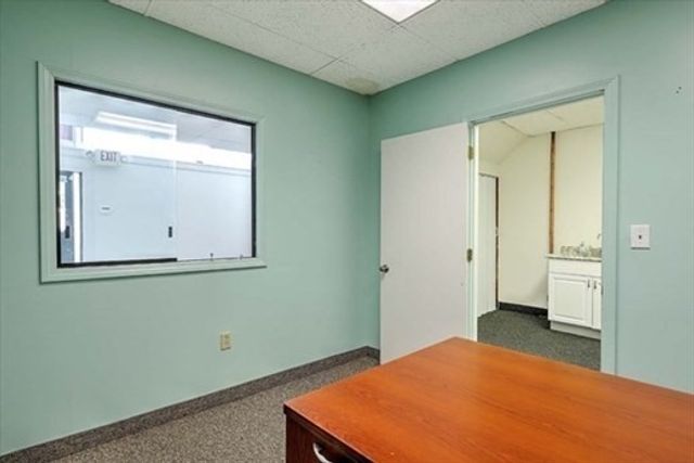 2 Union St, Taunton, MA 02780