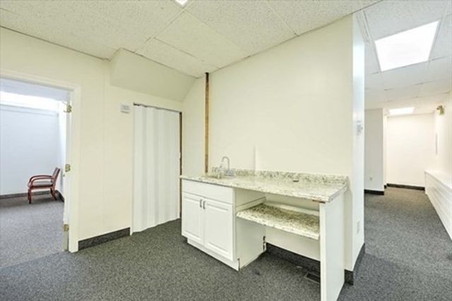 2 Union St, Taunton, MA 02780