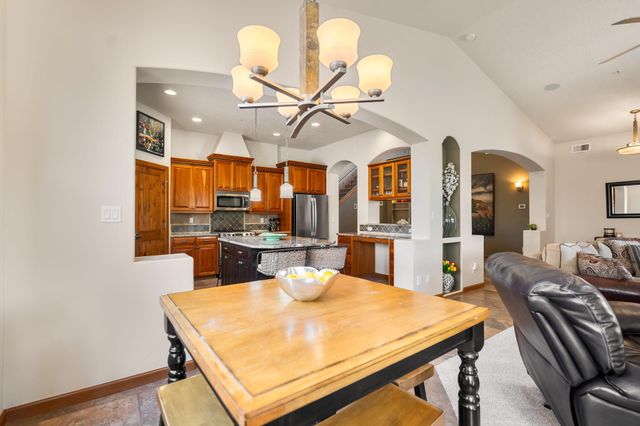 323 Nuevo Hacienda Lane NW, Los Ranchos, NM 87107
