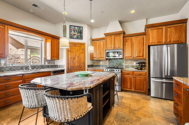 323 Nuevo Hacienda Lane NW, Los Ranchos, NM 87107
