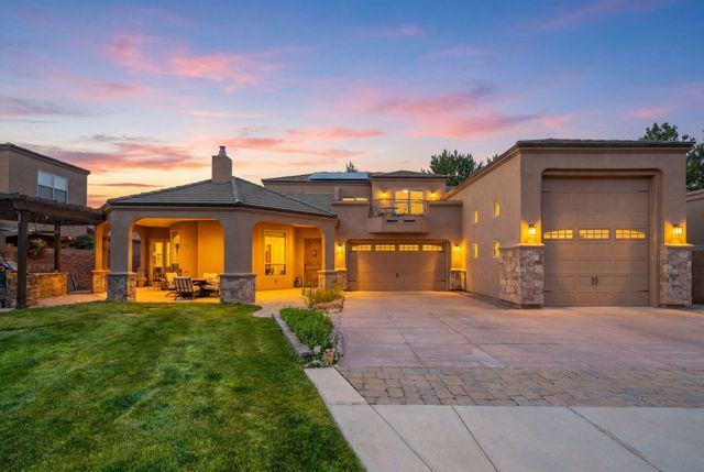 323 Nuevo Hacienda Lane NW, Los Ranchos, NM 87107