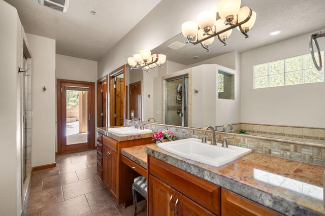 323 Nuevo Hacienda Lane NW, Los Ranchos, NM 87107