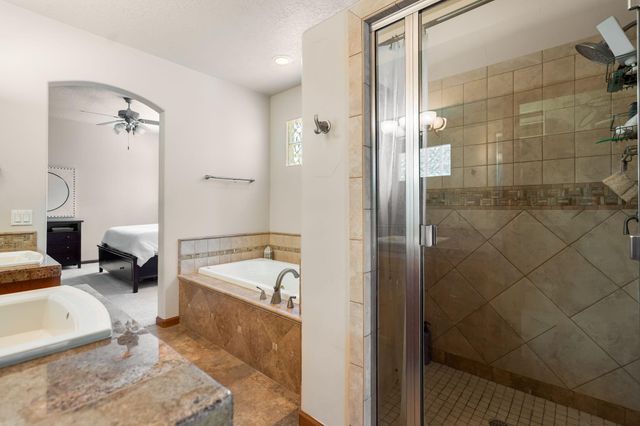 323 Nuevo Hacienda Lane NW, Los Ranchos, NM 87107
