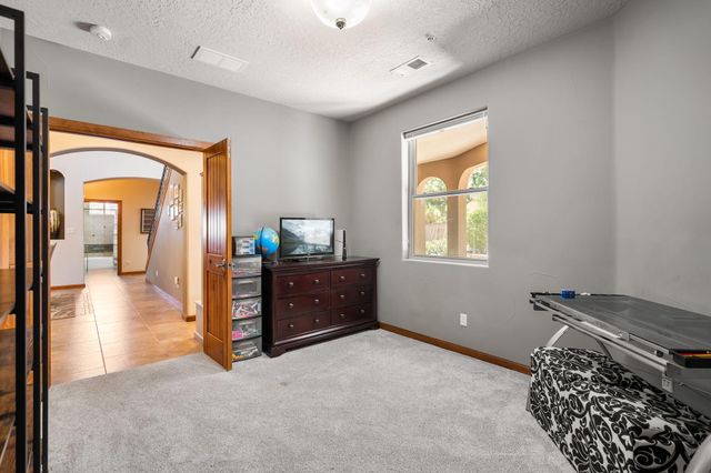 323 Nuevo Hacienda Lane NW, Los Ranchos, NM 87107