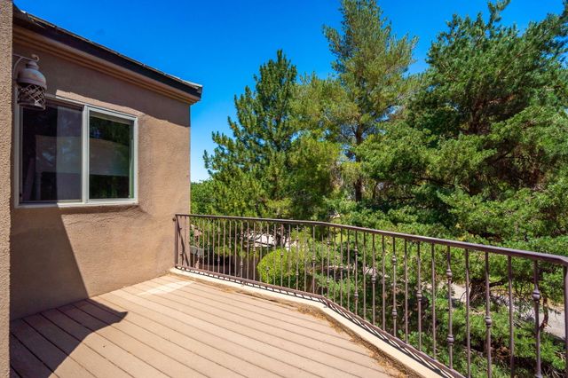 323 Nuevo Hacienda Lane NW, Los Ranchos, NM 87107