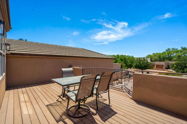 323 Nuevo Hacienda Lane NW, Los Ranchos, NM 87107