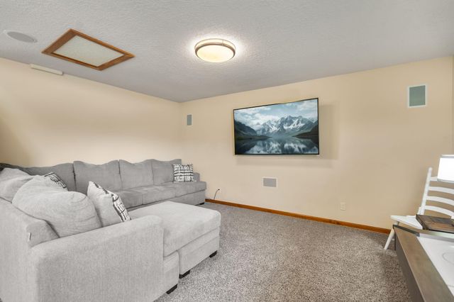 323 Nuevo Hacienda Lane NW, Los Ranchos, NM 87107