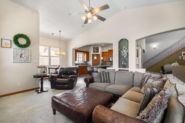 323 Nuevo Hacienda Lane NW, Los Ranchos, NM 87107