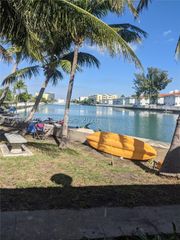7743 Hawthorne Ave Waterfront 1, Miami Beach, FL 33141