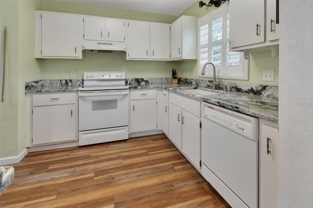 720 S HILL AVENUE 8B, Deland, FL 32724
