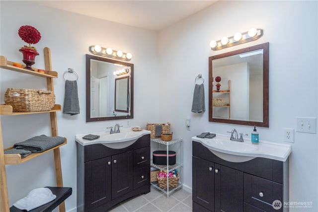 620 NE Saturn Lane, Bremerton, WA 98311